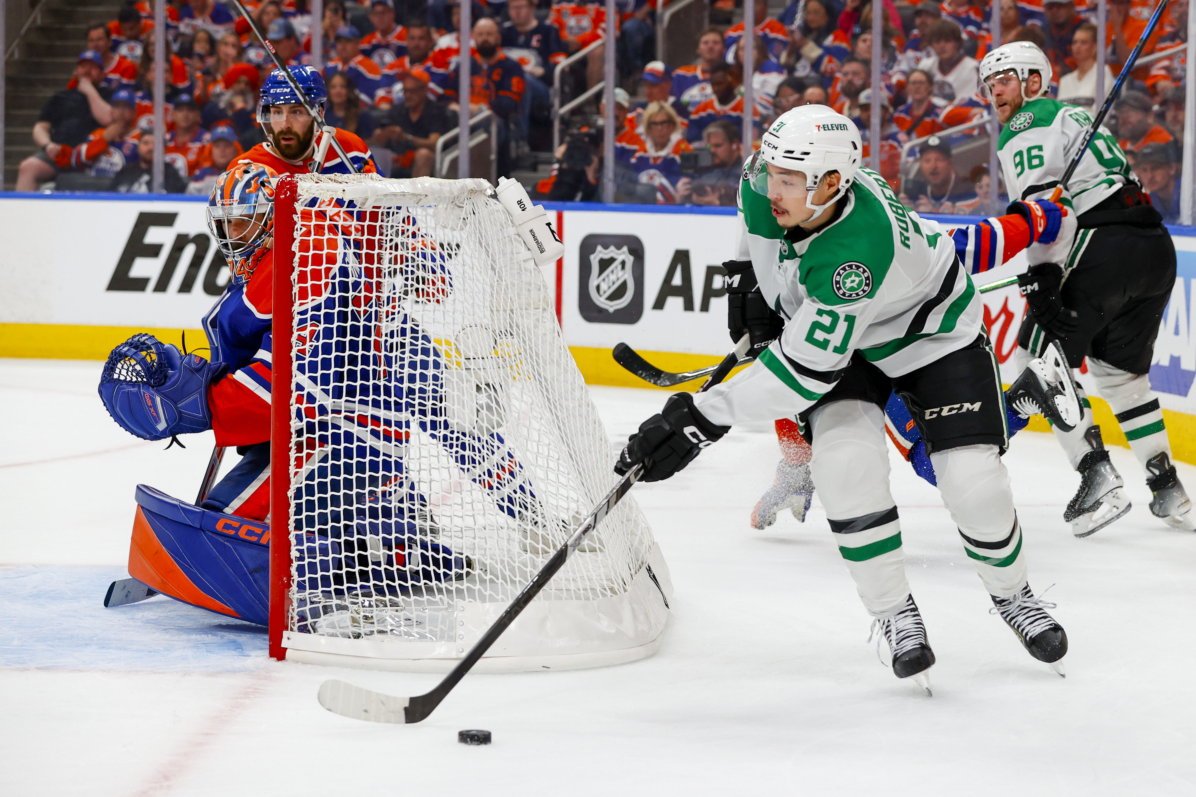 The Penguins need more scoring and Robertson can deliver it - Source: Imagn